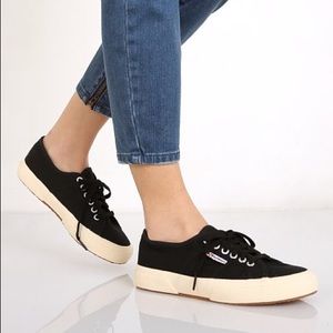 Superga / 2750 COTU Classic Black Sneaker / Size 8
